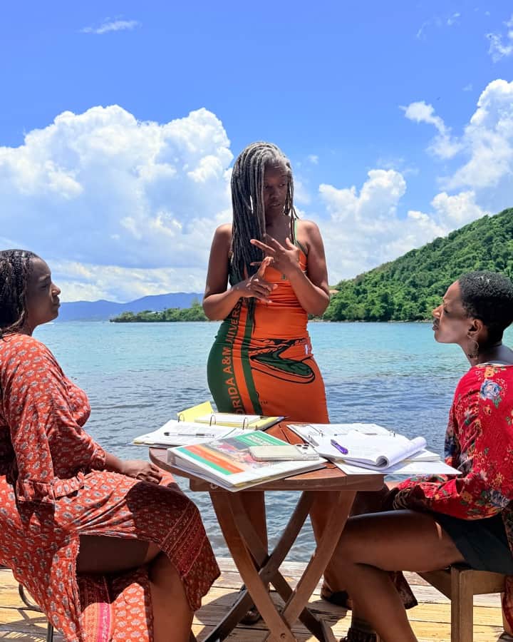 Althea Lawton-Thompson teaching during a Plant Medicine Facilitator Training session
